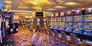 Filipino player spinning online slot games on ss7777 mobile browser